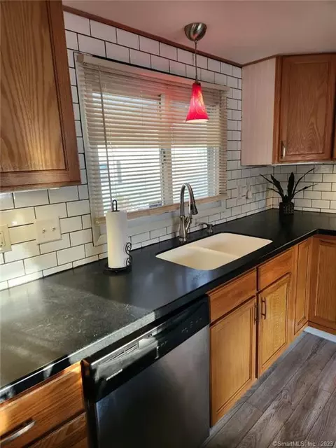 25 Cree Rd, East Hartford, CT 06118