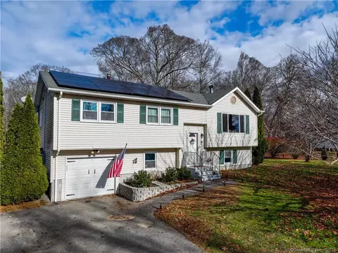 50 Deer Ridge Rd, Stonington, CT 06378