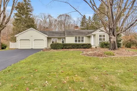 10 Fern Ln, East Hampton, CT 06424