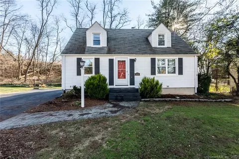 135 Ellsworth St, Newington, CT 06111