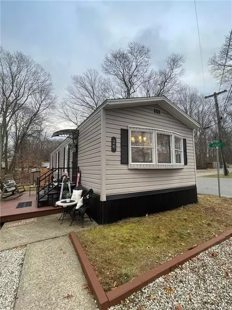 26 Pacemaker Ave, Norwich, CT 06360