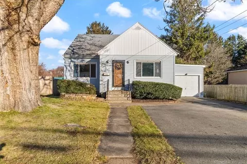 46 Myrock Ave, Waterford, CT 06385