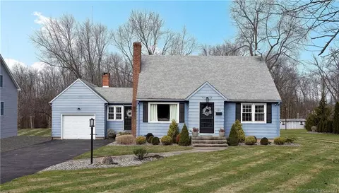 136 Robbins Ave, Newington, CT 06111