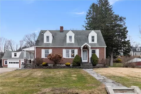 1054 New Litchfield St, Torrington, CT 06790