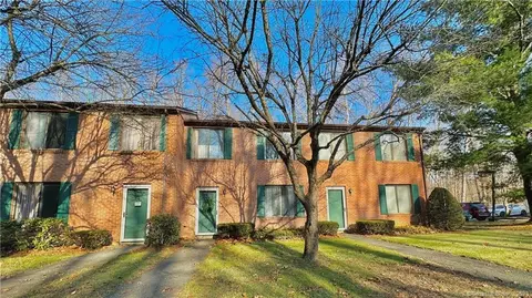 181 New Britain Ave #181, Farmington, CT 06085