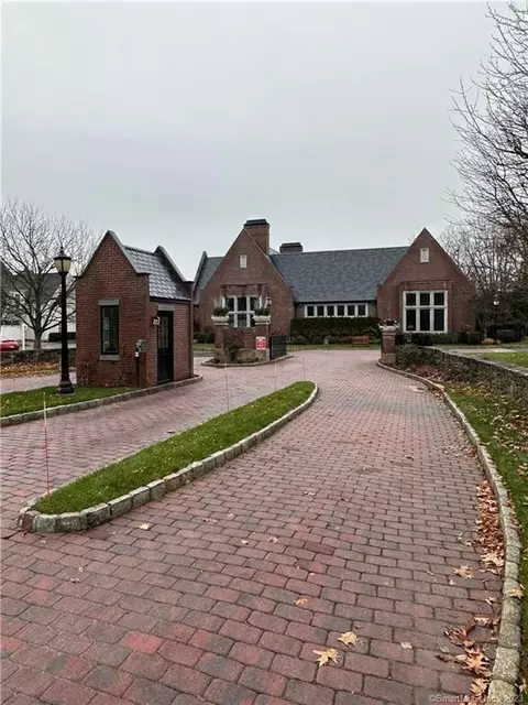 77 Havemeyer Ln #304, Stamford, CT 06902