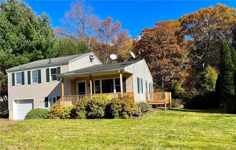 48 Northwood Dr, Waterbury, CT 06708