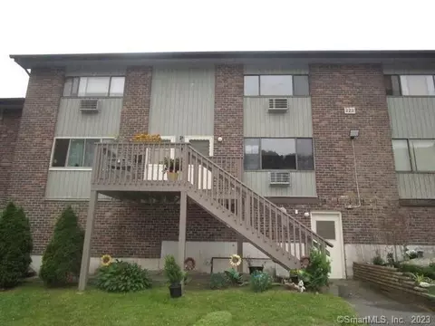 222 Oakville Ave #D, Waterbury, CT 06708