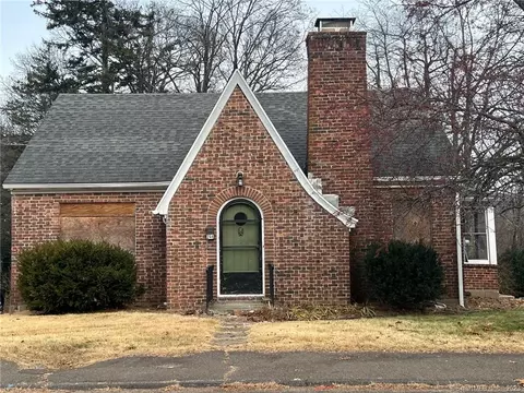 244 Atkins St Ext, Meriden, CT 06450