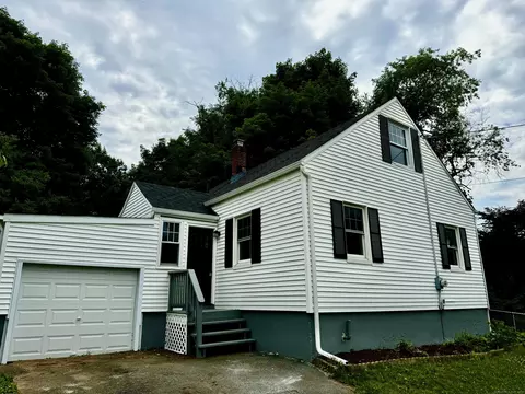 294 Nutmeg Rd, Bridgeport, CT 06610