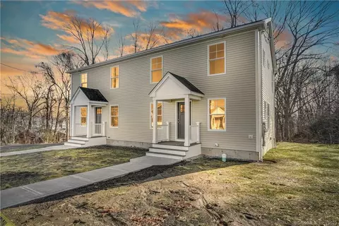 8-10 Infield St, Bridgeport, CT 06606