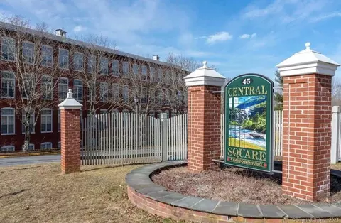 45 Main St #201, Plainfield, CT 06374