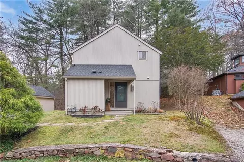 7 Arrowhead Ct #7, Avon, CT 06001