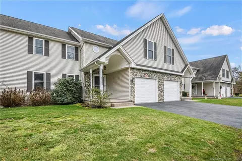 157 Burritt St #18, Plantsville, CT 06479