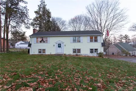 58 Russ Sim Hts, Groton, CT 06340