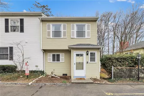 25 Padanaram Rd #6, Danbury, CT 06811