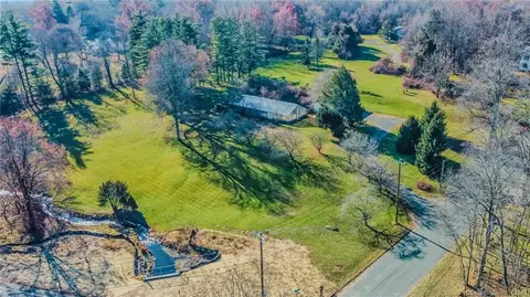 391 Simsbury Rd, Bloomfield, CT 06002