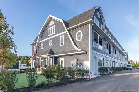327 Reef Rd #3, Fairfield, CT 06824