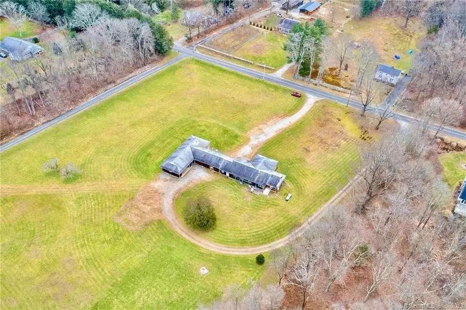 220 Banks Rd, Easton, CT 06612 13 Photos Movoto