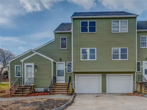 18 Ballou St #14, Putnam, CT 06260