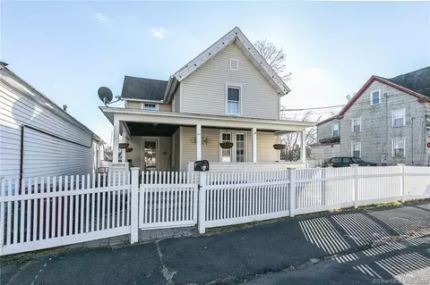 89 Beebe St, Naugatuck, CT 06770