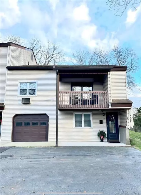 23 Hart Pl #12, Plainville, CT 06062