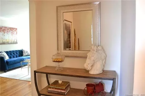 114 Woodside Grn #1C, Stamford, CT 06905