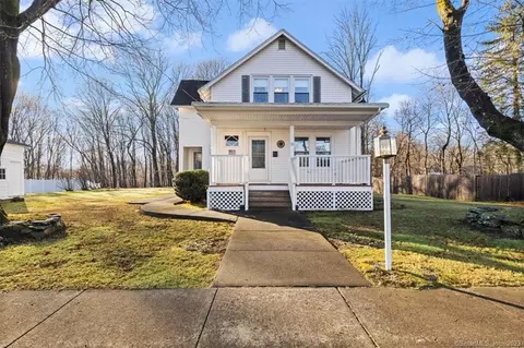 31 Grant Ct, Norwich, CT 06360