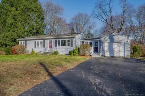 14 Carmella Ter, Enfield, CT 06082