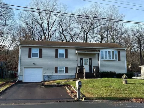 90 Hilltop Ln, West Haven, CT 06516