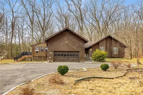 1054 Bullet Hill Rd, Southbury, CT 06488