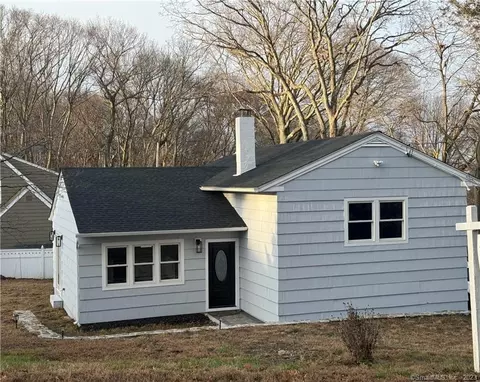 22 Leffert Rd, Trumbull, CT 06611