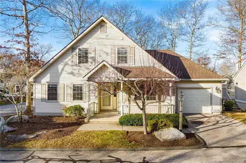 2 Gardner Ln #2, East Lyme, CT 06357