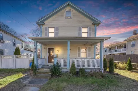 32 Elm St, Windsor Locks, CT 06096