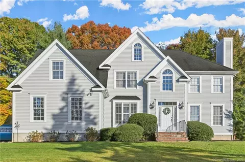 523 Flax Hill Rd, Norwalk, CT 06854