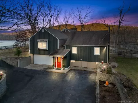 69 Homestead Rd, Ledyard, CT 06339