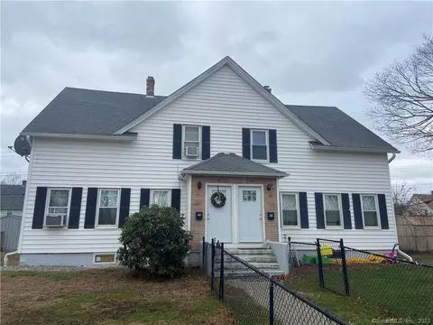 34 1st St, Plainfield, CT 06374