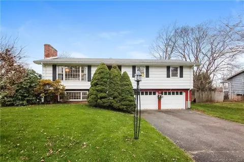 47 Harvest Ln, East Hartford, CT 06118