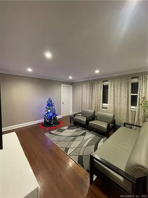 2890 Madison Ave #1B, Bridgeport, CT 06606