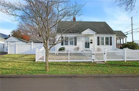 10 Bell Ter, Stratford, CT 06614
