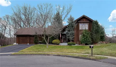35 Regency Ct, Bristol, CT 06010