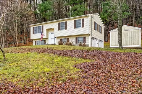 88 Fitchville Rd, Bozrah, CT 06334