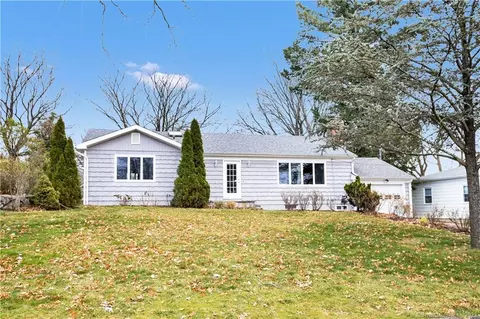 46 Carter Dr, Stamford, CT 06902