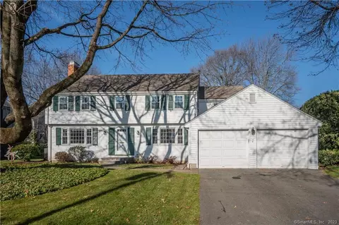 40 Pheasant Hill Dr, West Hartford, CT 06107