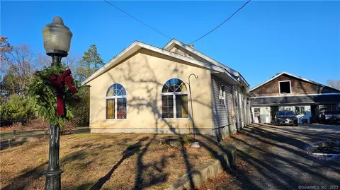 350 N Maple St, Enfield, CT 06082