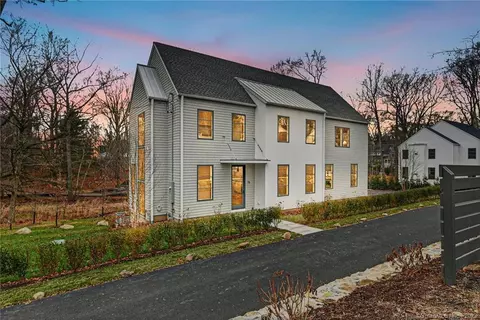 75 Witch Ln, Norwalk, CT 06853