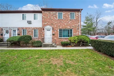 75 Maple Tree Ave #A, Stamford, CT 06906
