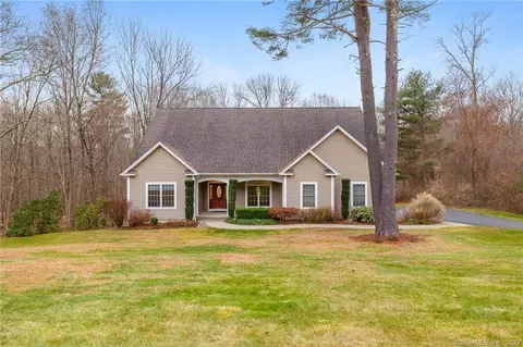 28 Donna Mae Ln, Tolland, CT 06084