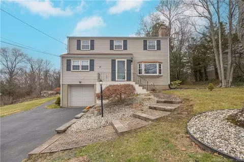 19 Eastwood Dr, Plainville, CT 06062