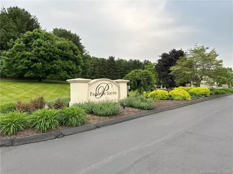 807 Summer Hill Dr #807, South Windsor, CT 06074